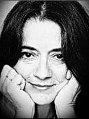 Элени Караиндру